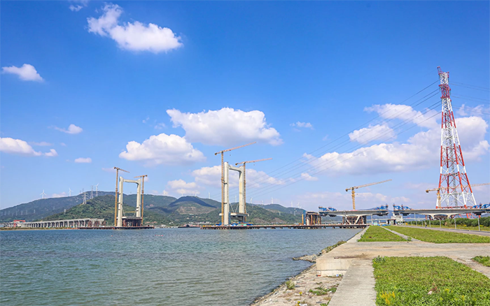 “牽手”群島！徐工塔機助力世界級跨海連島工程刷新“進(jìn)度條”