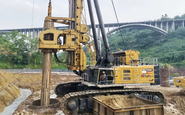 徐工XR1600F旋挖鉆機(jī)提速大橋樁基建設(shè)！