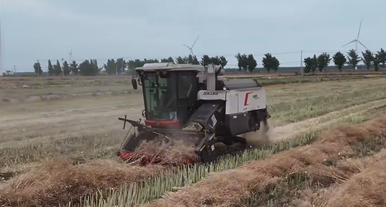 XR720 履帶式谷物聯合收割機，豐收季舒適又省心