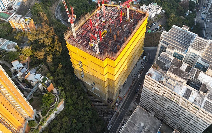 擎動香江！徐工群塔助力中國移動香港火炭數據中心建設