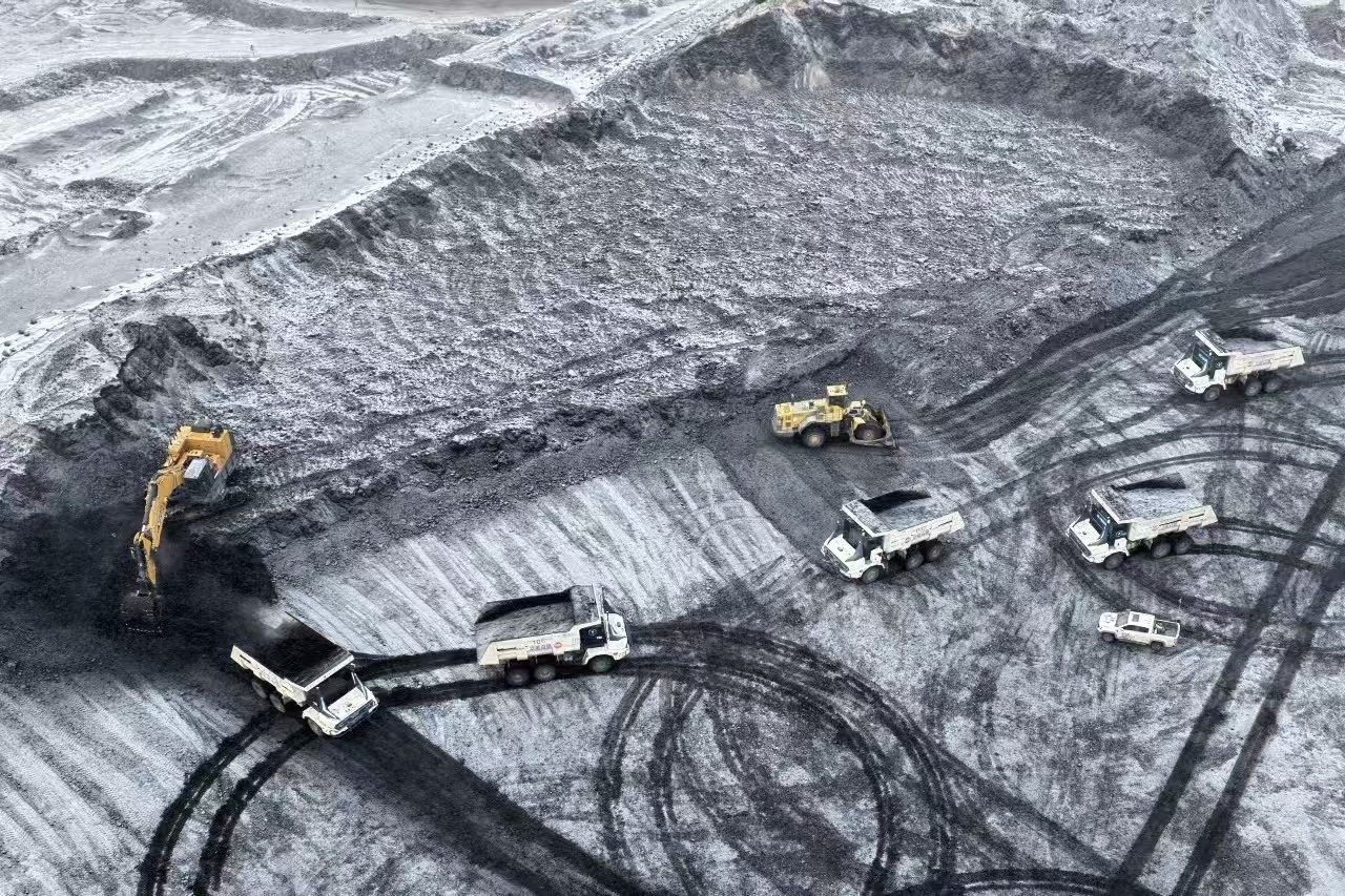 獲得成功！徐工無人純電礦卡在煤炭運(yùn)輸環(huán)節(jié)混行測試成效顯著