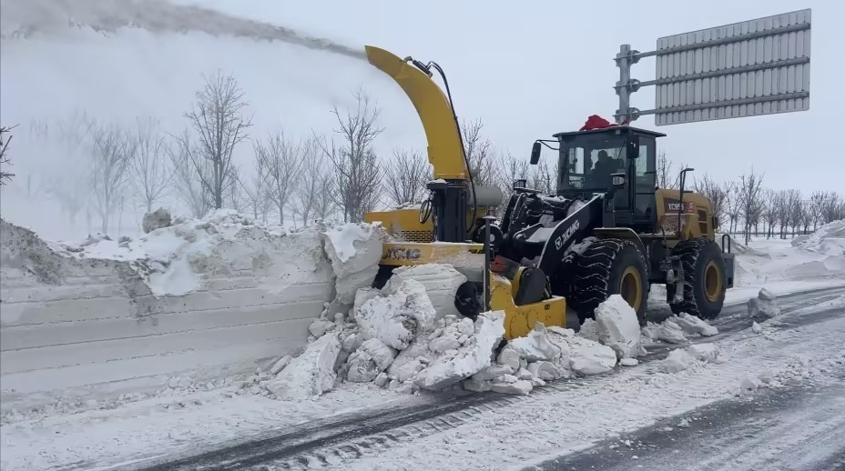 徐工拋雪機：以硬核實力，駕馭每一場風雪