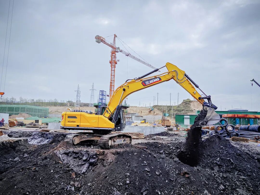 創富路上沒“兩把刷子”怎敢征戰施工場？XE245GH硬核助力山西洗煤廠地基建設