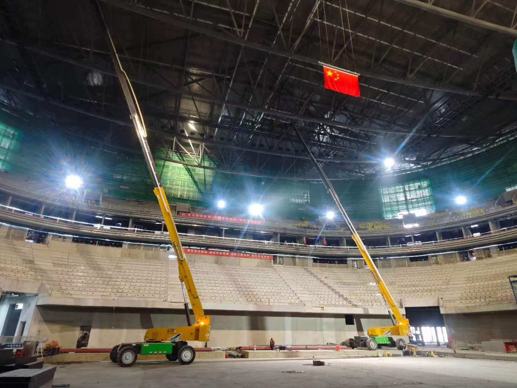 穹頂之下的綠色答卷：徐工電動直臂車迎戰室內復雜工況