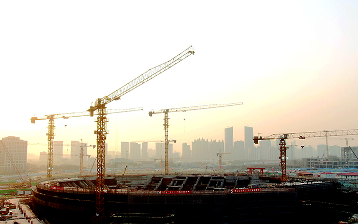 國內首座！多臺徐工塔機建證上海體育新地標